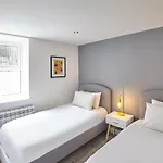 Host & - The Royal Hideaway * Whitby